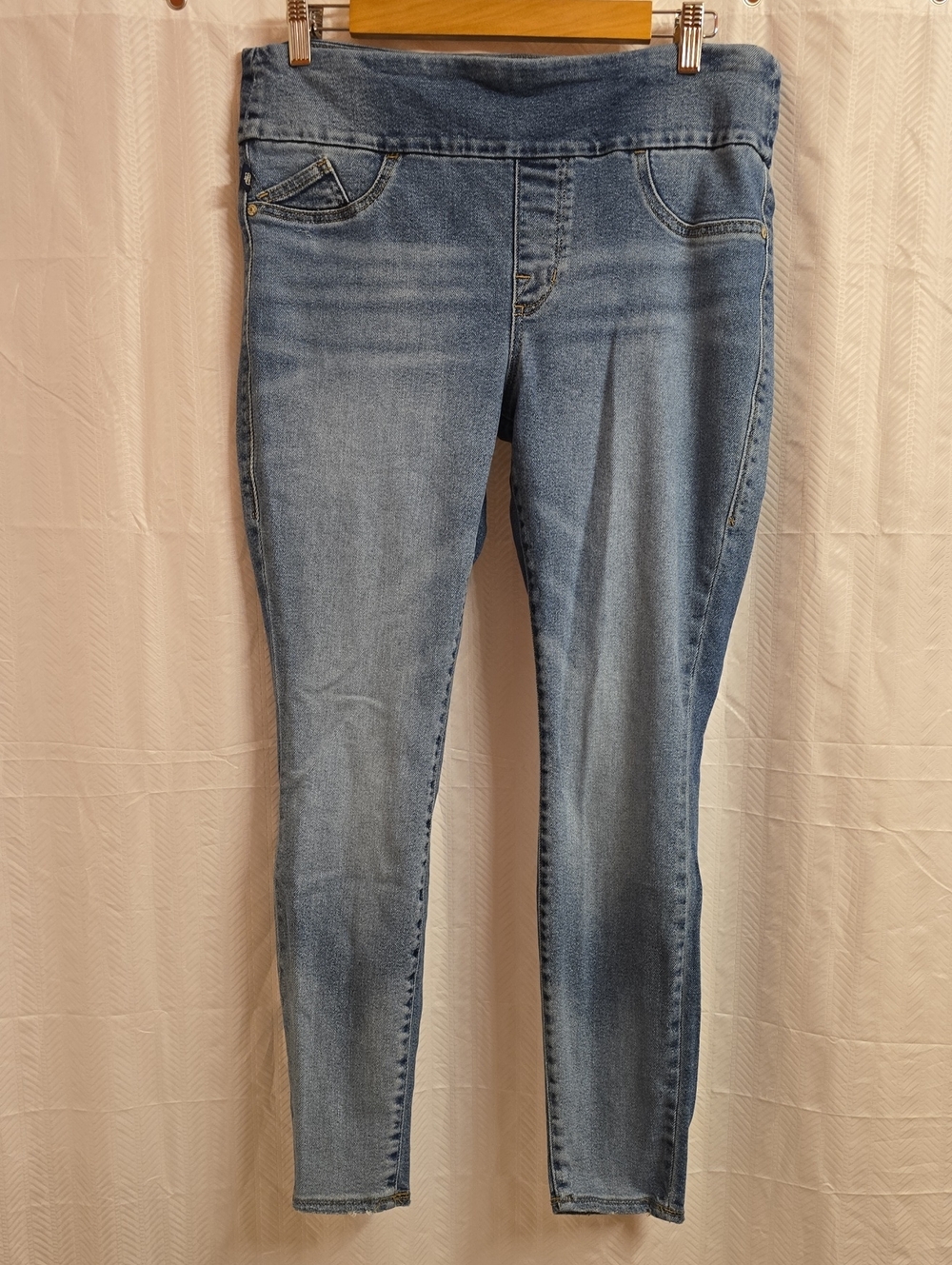 Rock & Republic Jeans Women's Size 14 Light Blue Denim Rx Fever Pull On Slimming
